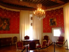 chateau de Grignan vue intérieure - grand cabinet de Madame Françoise-Marguerite de Sévigné épouse de François Adhémar de Grignan