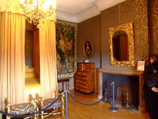 chateau de Grignan vue intérieure - chambre au 2ème étage